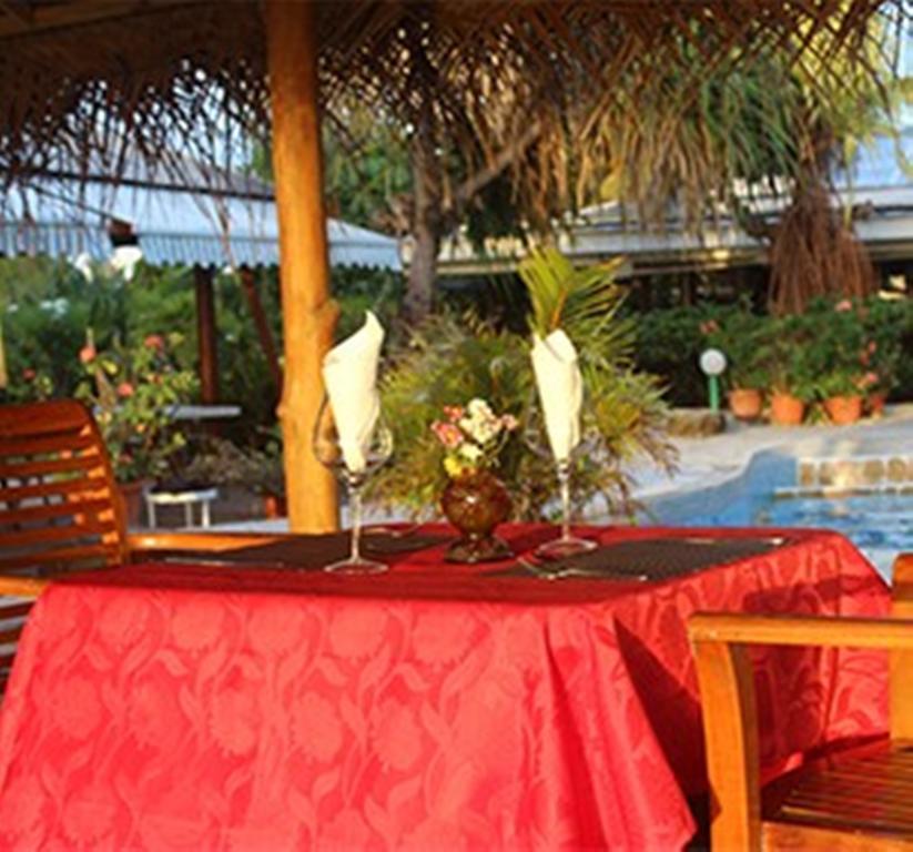 Pension Fare Maeva Huahine Exterior foto